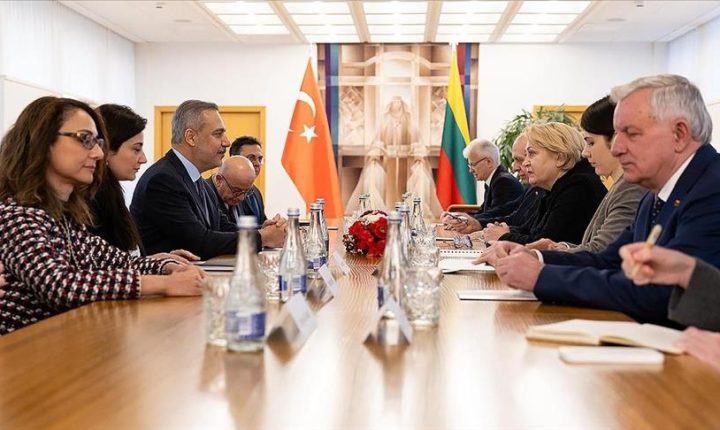 فيدان يشارك في اجتماع وزراء خارجية تركيا ودول البلطيق