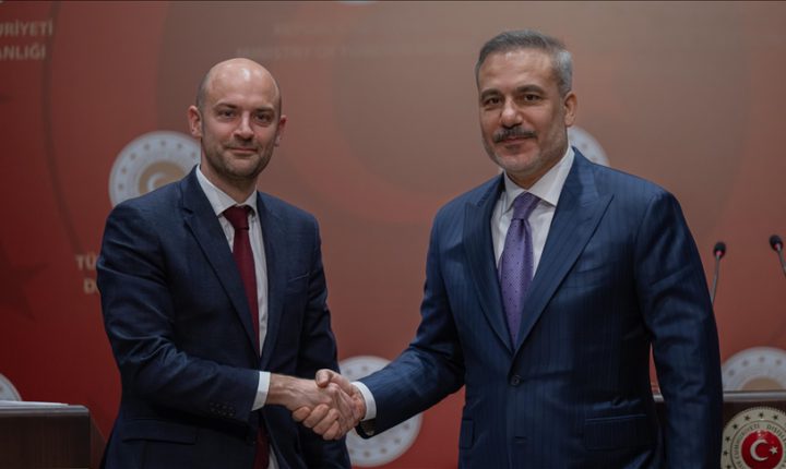 فيدان: تركيا وفرنسا لديهما ملفات تعاون تشمل قضايا إقليمية ودولية