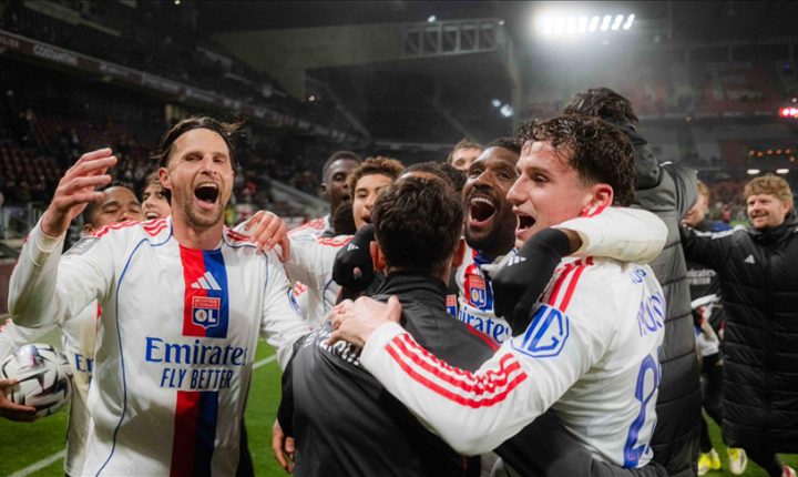 ليون يفوز على ميتز و باريس سان جيرمان يحقق فوزا متأخرا أمام أوكسير في الدوري الفرنسي