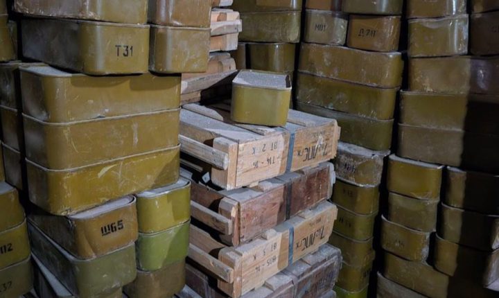 ضبط مستودعات أسلحة ضخمة لتنظيم ب ك ك الإرهابي في حي الشيخ مقصود بحلب