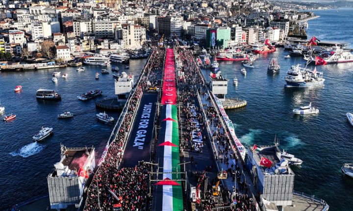 نحو 520 ألف شخص يشاركون في مسيرة مؤيدة لفلسطين في إسطنبول