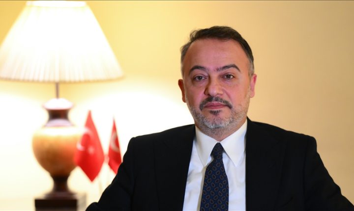 سفير تركيا لدى دمشق: نتابع بقلق استخدام المدنيين دروعا بشرية شرق حلب