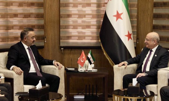 السفير التركي في دمشق يلتقي وزير النقل السوري