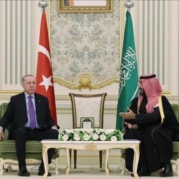 أردوغان: وحدة سوريا أولوية وتركيا ستعمل مع السعودية لإعادة إعمارها وتعزيز استقرارها