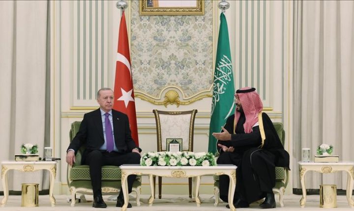 أردوغان: وحدة سوريا أولوية وتركيا ستعمل مع السعودية لإعادة إعمارها وتعزيز استقرارها