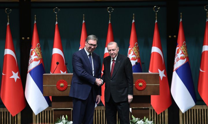 أردوغان: التجارة بين تركيا وصربيا تقترب من هدف خمسةِ مليارات دولار