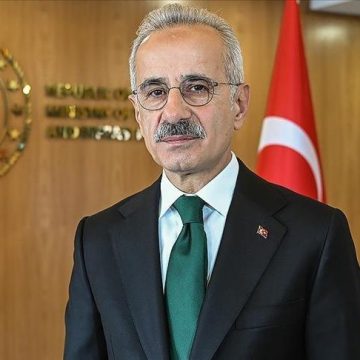 وزير النقل التركي مؤتمر “التعاون الإسلامي” مهم لتعزيز التعاون بمجال النقل