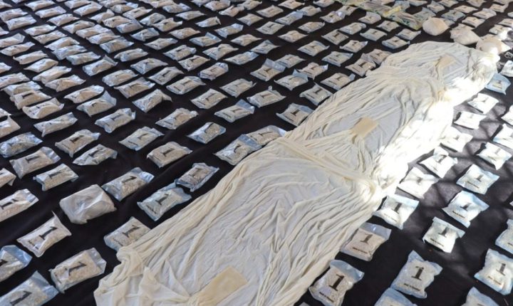 الداخلية السورية تضبط كميات من المخدرات وأدوات تستخدم في عمليات التهريب