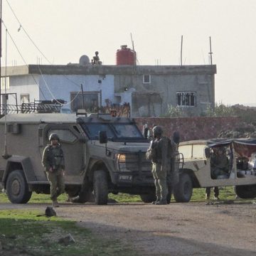 الاحتلال الإسرائيلي يداهم منزلاً في ريف القنيطرة ويتوغل في حوض اليرموك