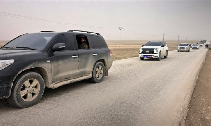 وفد من وزارة الدفاع السورية في الحسكة لبحث دمج أفراد من ب ك ك الإرهابي