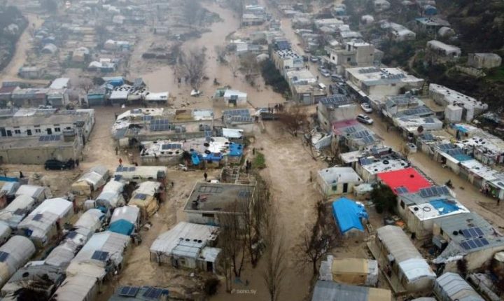 مصرع طفلين جرفتهما السيول الناجمة عن الأمطار باللاذقية