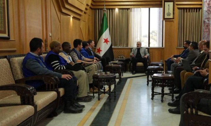 محافظة حلب تبحث مع مفوضية اللاجئين دعم الإسكان وتقليص المخيمات