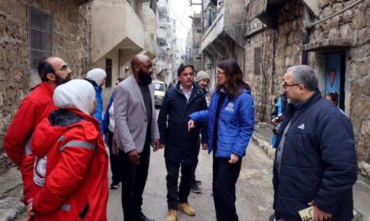 محافظ حلب ومفوضية اللاجئين يبحثان دعم عودة الأهالي وتعافي المناطق المتضررة