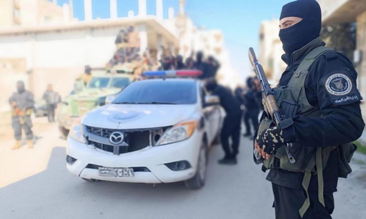 الأمن الداخلي في حمص يطيح بشبكات مخدرات ويوقف مشتبهين بهجوم تل الشور