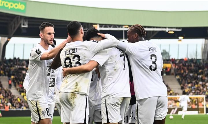 أولمبيك ليون يواصل نزيف النقاط والمغربي أمين سباعي يقود أنجير للفوز على نانت في الدوري الفرنسي