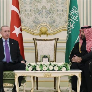أردوغان يبحث مع ولي العهد السعودي تطورات الصراع بالشرق الأوسط
