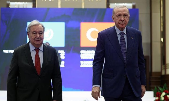 أردوغان يستقبل غوتيريش في المجمع الرئاسي بأنقرة