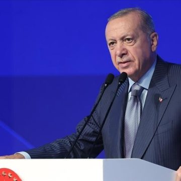 أردوغان يهنئ النساء ويعبر عن تضامنه مع ضحايا النزاعات في سوريا وإيران والشرق الأوسط