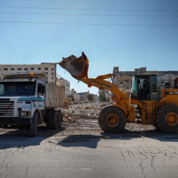 محافظة حلب تطلق حملة لإزالة 150 ألف متر مكعب من الأنقاض وفتح الطرقات في عدة أحياء