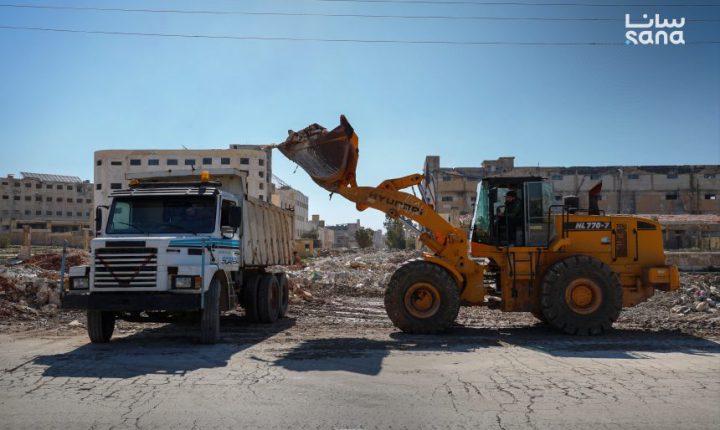 محافظة حلب تطلق حملة لإزالة 150 ألف متر مكعب من الأنقاض وفتح الطرقات في عدة أحياء