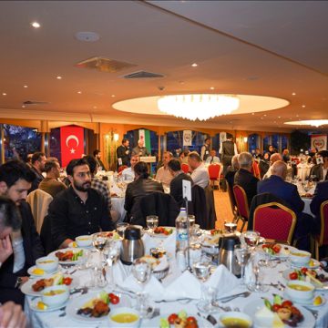 إفطار يجمع سوريين خريجين من جامعات تركية في إسطنبول