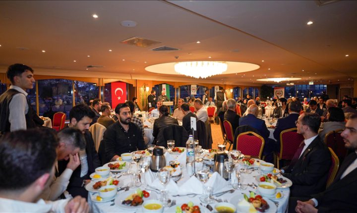 إفطار يجمع سوريين خريجين من جامعات تركية في إسطنبول