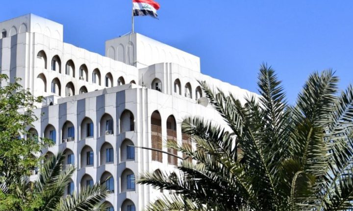 مسؤول عراقي: اعتقال أربعة أشخاصٍ ضالعين بإطلاق صواريخ نحو سوريا