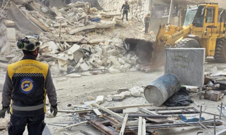 انهيار بناء سكني من خمسةِ طوابق في حلب وحصيلة أولية تشير إلى وجود عالقين