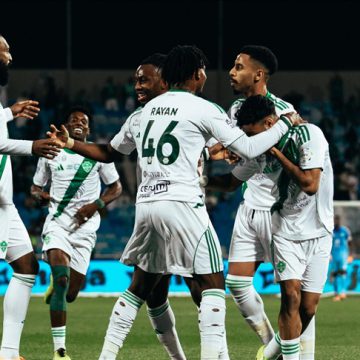 الدوري السعودي: الأهلي يحسم فوزًا متأخرًا على الرياض ويستعيد صدارة المسابقة