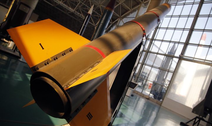 إيران تعلن استهداف تل أبيب وقواعد أمريكية في المنطقة