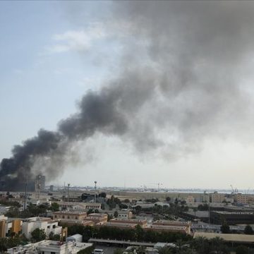 هجمات بالصواريخ والمسيرات تستهدف دولا خليجية فجر الأحد