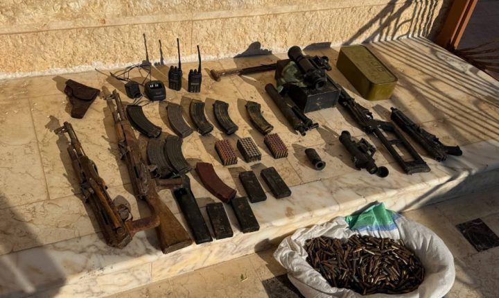 الأمن الداخلي يضبط أسلحة وذخائر مخبأة في قرية الزهراء بريف جبلة