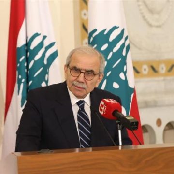 قوى سياسية لبنانية تؤيد قرار حظر أنشطة “حزب الله” العسكرية والحزب يرفض