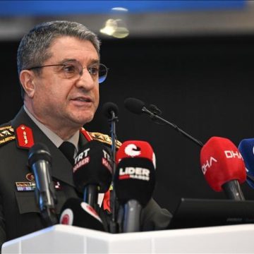 رئيس الأركان التركي يبحث مع نظيره الفرنسي التطورات الإقليمية