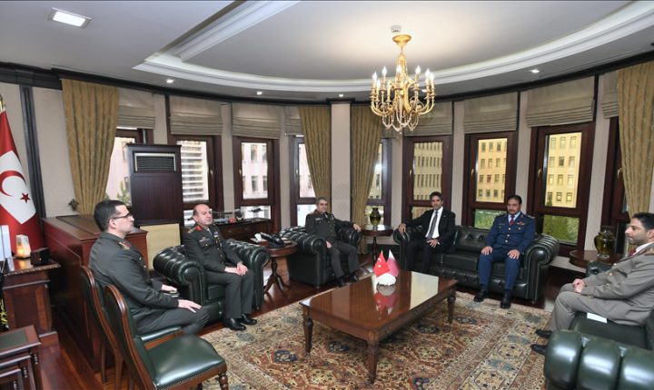 رئيس الأركان التركي يستقبل وفدا قطريا