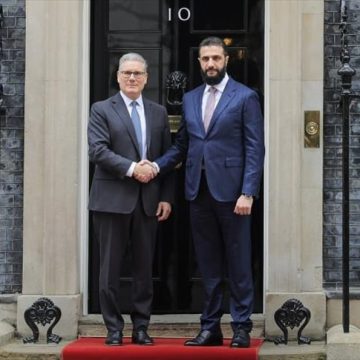 الشرع يبحث مع رئيس الوزراء البريطاني العلاقات الثنائية ومجالات التنمية والاستثمار