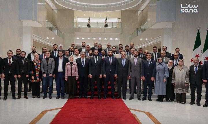 الشرع يوكد أهمية تعزيز الشراكة بين الجهات الحكومية والمنظمات الإنسانية