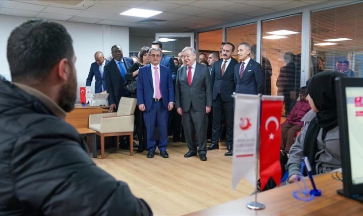 غوتيريش يطلع على إجراءات العودة الطوعية للسوريين