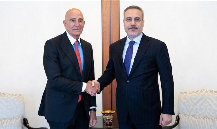 فيدان يلتقي توماس باراك في أنقرة