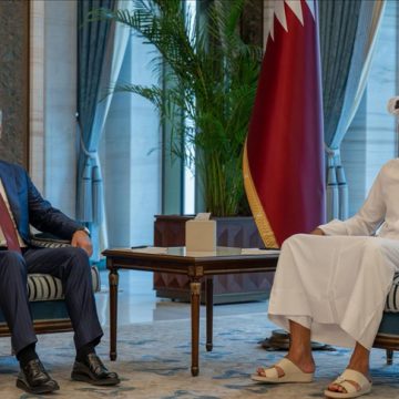 أمير قطر يستقبل وزير الخارجية التركي