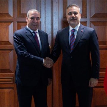 فيدان يلتقي نائب الرئيس الفلسطيني في أنقرة