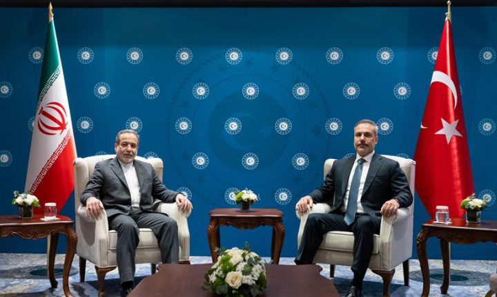 فيدان يبحث مع عراقجي المستجدات في إيران