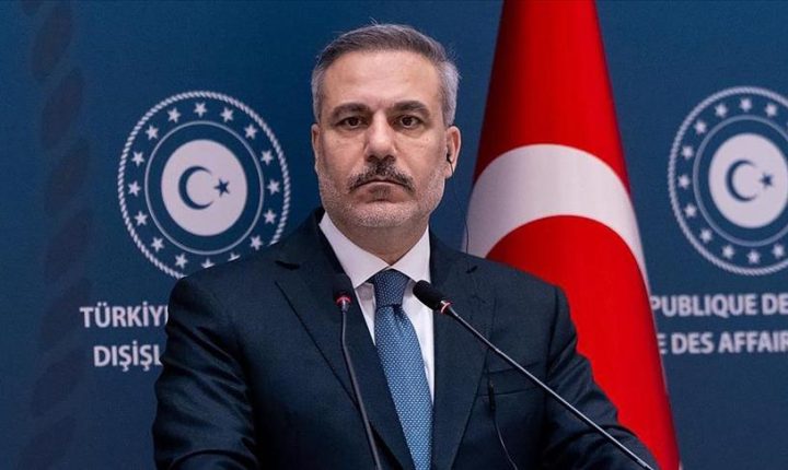 فيدان يجري اتصالاتٍ مع نظرائه في فرنسا و بلغاريا و يناقش تطورات المنطقة