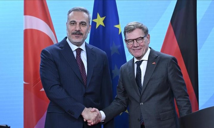 فيدان يواصل حراكا دبلوماسيا لاحتواء التصعيد بالإقليم و يبحث مع نظيره الألماني الحرب على إيران وتداعياتها