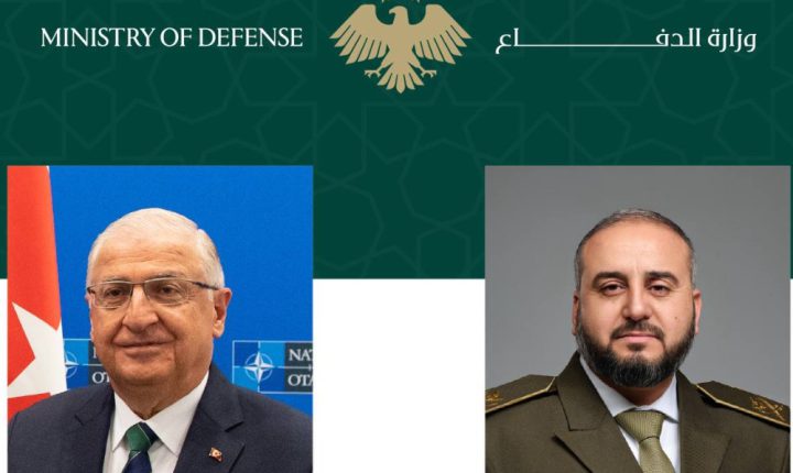 وزير الدفاع السوري يبحث هاتفياً مع نظيره التركي القضايا ذات الاهتمام المشترك