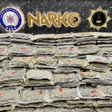 ضبط نصف طن من المخدرات في أربع شاحنات في إسطنبول