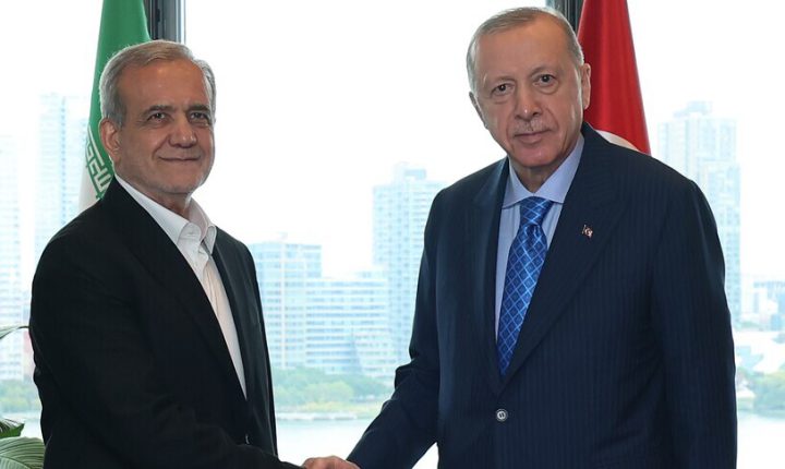 أردوغان يدعو للاستفادة القصوى من المفاوضات الأمريكية الإيرانية