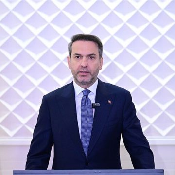 وزير الطاقة التركي يبحث مع وزراء عرب آفاق التعاون