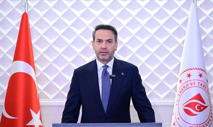 وزير الطاقة التركي يبحث مع وزراء عرب آفاق التعاون