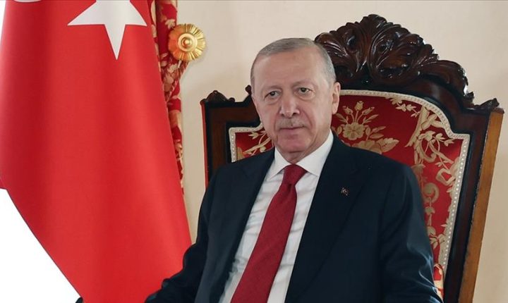 أردوغان يبحث مع وفد من حماس الأوضاع في غزة